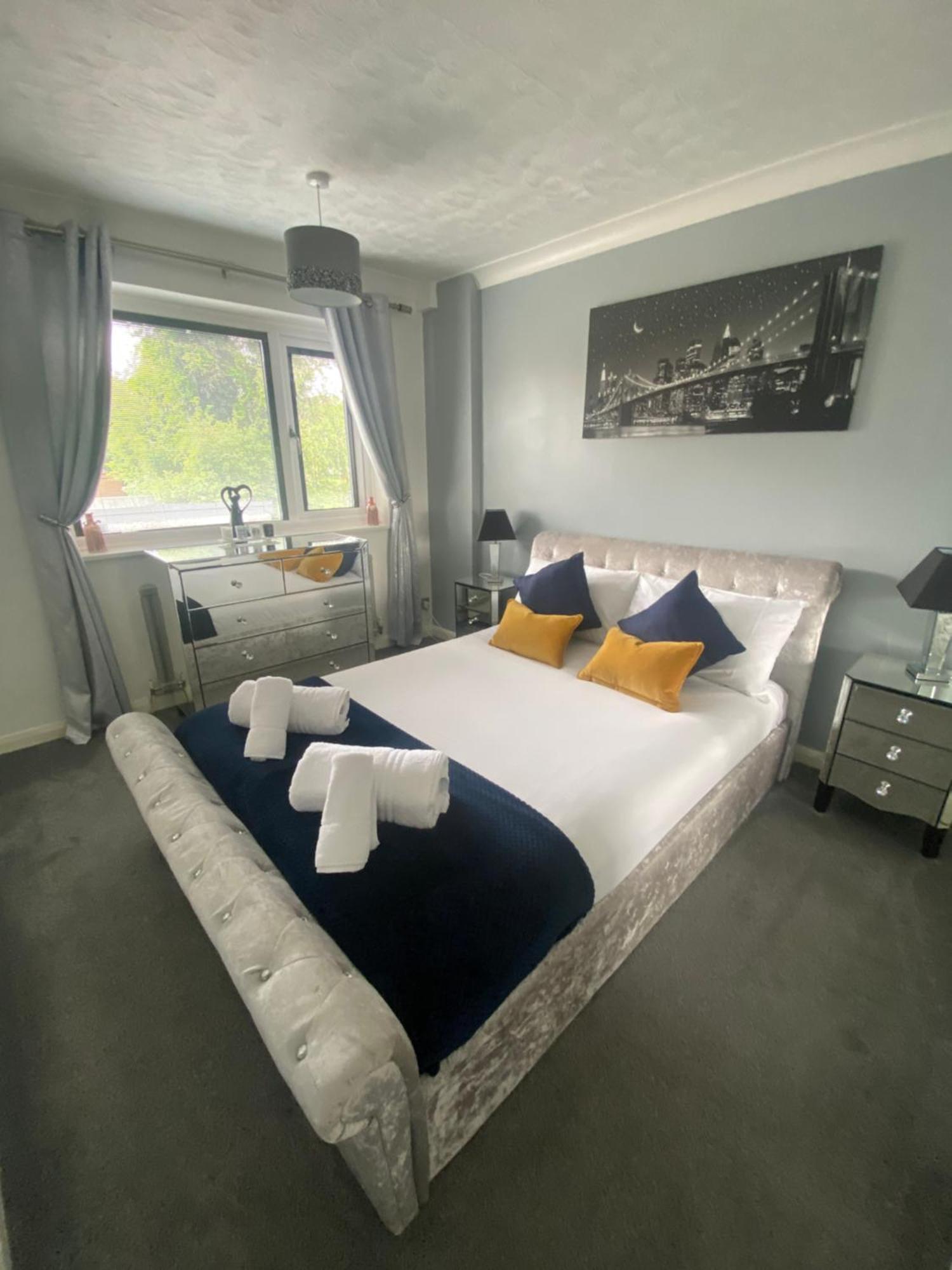 The Brook House - Spacious 3 Bed Home From Home In Burton Екстер'єр фото