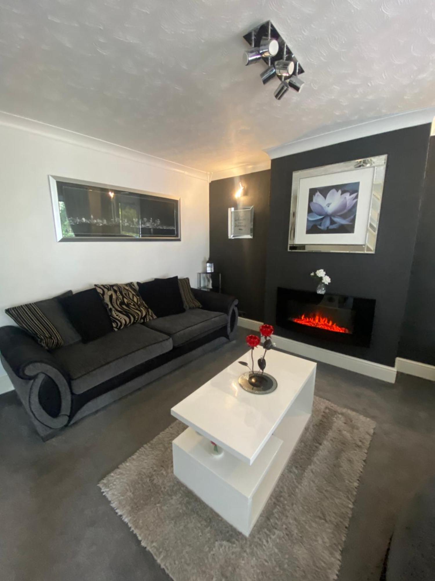 The Brook House - Spacious 3 Bed Home From Home In Burton Екстер'єр фото