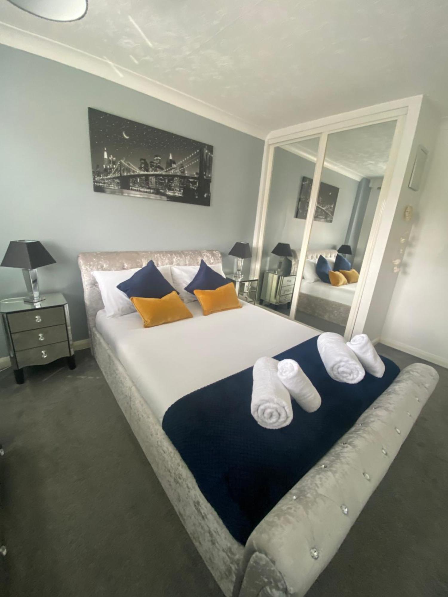 The Brook House - Spacious 3 Bed Home From Home In Burton Екстер'єр фото