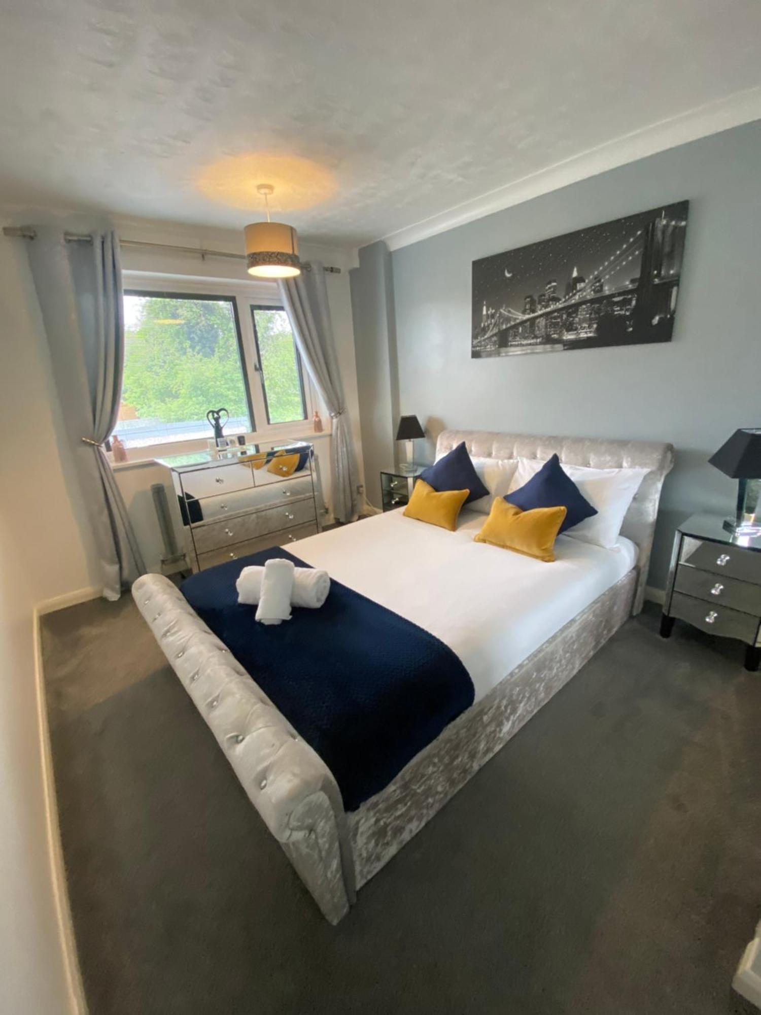 The Brook House - Spacious 3 Bed Home From Home In Burton Екстер'єр фото
